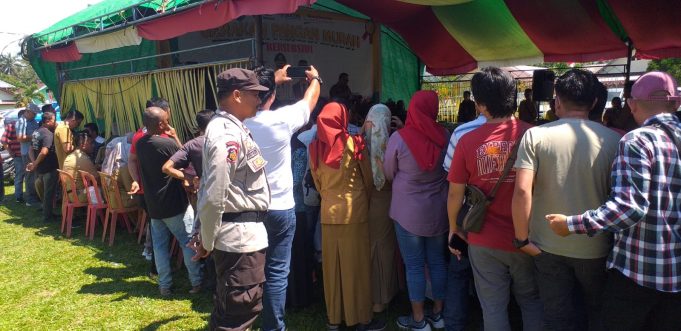 Personil Polsek Passi Lakukan Monitoring dan Pengamanan Pangan Murah Bersubsidi