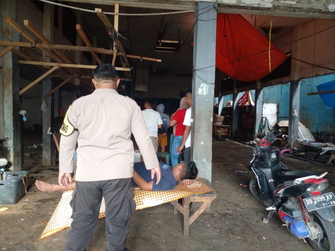 Tindak Lanjuti Aduan Warga, Bhabinkamtibmas Gogagoman Bubarkan Pesta Miras di Area Pasar