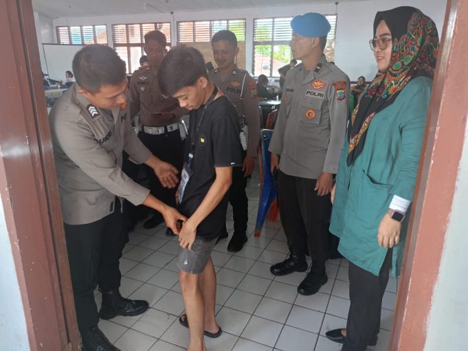 Persiapan Pemilu: Keamanan Penyortiran dan Pelipatan Surat Suara di KPU Kotamobagu Diperketat Kepolisian