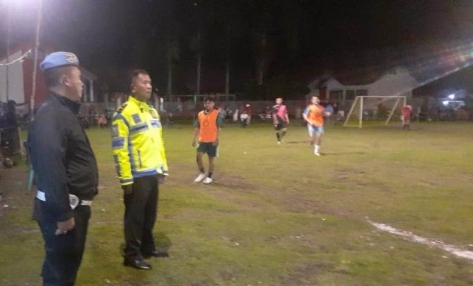Personil Polres Kotamobagu Lakukan Pengamanan Pertandingan Sepak Bola Rotasi Putra Cup