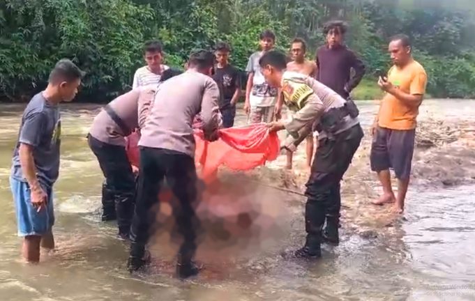 Personil Polres Kotamobagu Evakuasi Korban Hanyut, Kapolres Kotamobagu Pimpin Langsung Pencarian