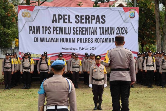 Kapolres Kotamobagu Pimpin Kegiatan Apel Pergeseran Pasukan Pengamanan TPS Pemilu Serentak 2024