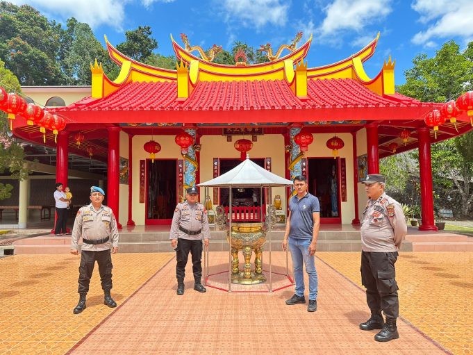 Personil Polres Kotamobagu Lakukan Pengamanan Perayaan Imlek 2575 Tahun Naga Kayu