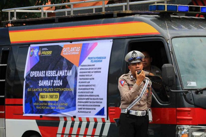 Hari Pertama Operasi Keselamatan Samrat 2024, Satlantas Polres Kotamobagu Sosialisasikan di Pusat Keramaian