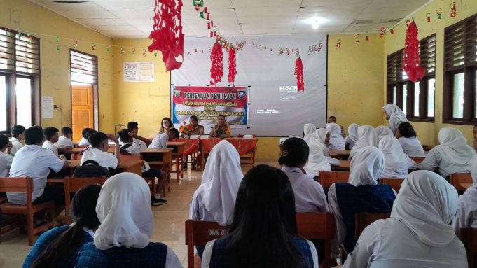 Sat Binmas Polres Kotamobagu Rutin Laksanakan Kemitraan Polmas Bersama Pelajar