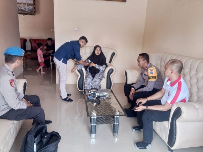 Bentuk Pengawasan dan Kepedulian Kepada Personil, Wakapolres Damping Seksi Dokkes Check Kesehatan Rutin PNPP