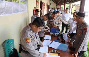 Bentuk Pengawasan, Wakapolres Kotamobagu Lakukan Pengecekan dan Pemeriksaan Senpi Dan Ranmor Inventaris Polres Kotamobagu