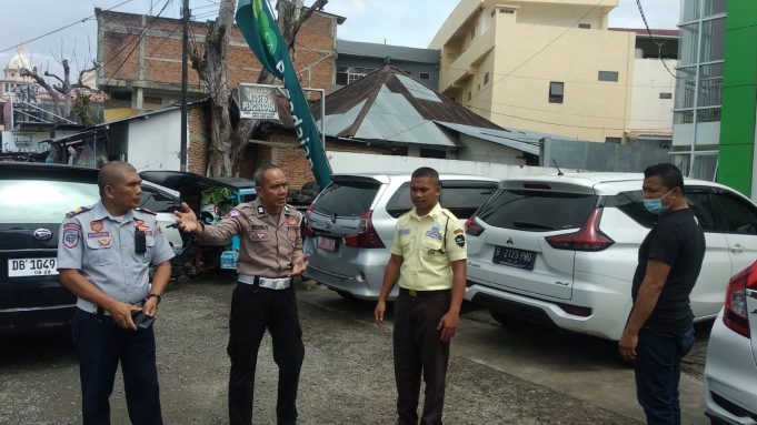 Penertiban Parkir di Pusat Pertokoan Kotamobagu: Sat Lantas Laksanakan Himbauan Tertib Berlalu Lintas