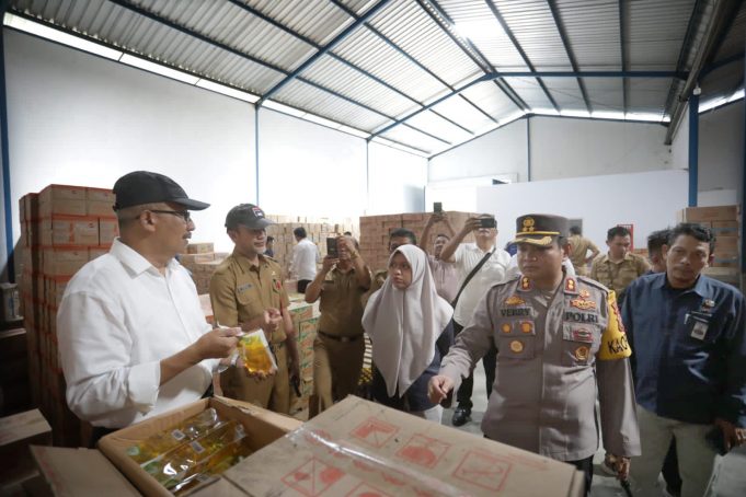 Kapolres dan Pj. Walikota Kotamobagu Pantau Langsung Ketersediaan dan Distribusi Pangan Jelang Idul Fitri 1445 H