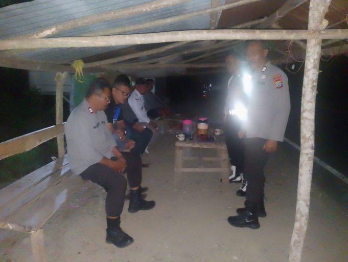 Antisipasi Terjadinya Keributan, Personil Polsek Lolayan Lakukan Patroli di Desa Abak & Bombanon