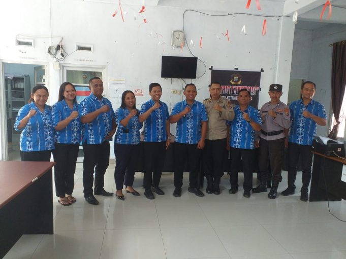 Polres Kotamobagu Bersama Perangkat Desa Sia Laksanakan Curhat Kamtibmas Untuk Memelihara Kondusifitas Wilayah