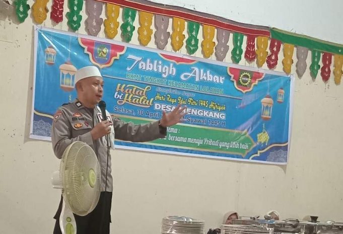 Perkokoh Silaturahmi dengan Masyarakat, Dai Polri Adakan Tausiyah Halal Bi Halal di Desa Mengkang, Lolayan