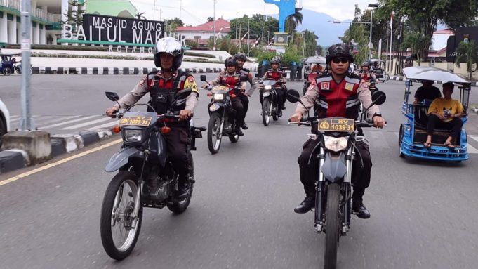 Tim Patroli R2 (Roda Dua) Samapta Memperketat Pengawasan di Pusat Kota Saat Hari Buruh Nasional