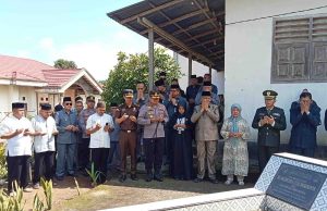 Berlangsung Khidmat, Kapolres Kotamobagu Bersama Forkompimda Ziarah Makam Dalam Rangka HUT Ke-17 Kota Kotamobagu