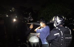 Dua Mobil Parkir di Tempat Sepi, Tim Presisi Lakukan Pemeriksaan