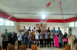 Sat Binmas Polres Kotamobagu Bersama Perangkat Desa Bulut Passi Barat Gelar “Curhat Kamtibmas”