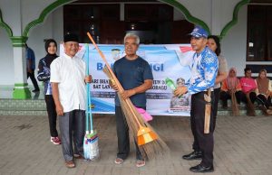 Sambut Hari Bhayangkara ke-78 Tahun 2024, Sat Lantas Polres Kotamobagu Bagikan Paket Alat Kebersihan di Rumah Ibadah