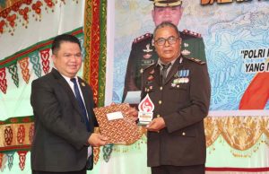 Menginspirasi, Momen Syukuran Hari Bhayangkara AKP Donald S. Ngalimin Terima Penghargaan 50x Melaksanakan Donor Darah
