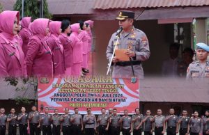 Pimpin Upacara Kenaikan Pangkat, Kapolres: Dibalik Sosok Suami Berprestasi Ada Peran Seorang Istri Hebat