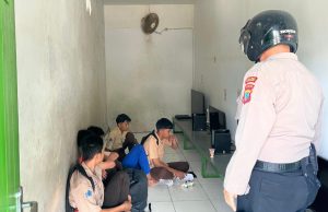 Patroli Presisi Samapta Polres Kotamobagu, Buru Siswa Bolos dan Antar Kembali Kesekolah