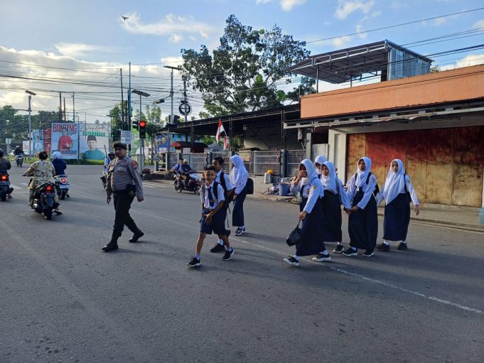Strong Point Pagi Polres Kotamobagu: Fokus Keamanan Siswa Menuju Sekolah, Bukti Nyata Polri Siap Kawal Generasi Emas 2045