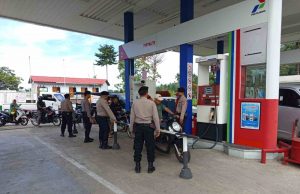 Melalui Patroli Rutin di Sejumlah SPBU, Polres Kotamobagu Pastikan Pendistribusian BBM Bersubsidi Tepat Sasaran