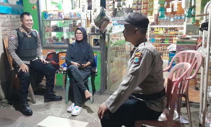 Sambangi Penjual Petasan dan Meriam Spritus, Sat Binmas Polres Kotamobagu Himbau Demi Keselamatan Anak