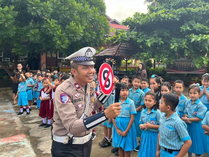 Edukasi Seru Generasi Tertib Berlalu Lintas di SD Katolik Kotamobagu, Satlantas Polres Kotamobagu Gelar Polsanak