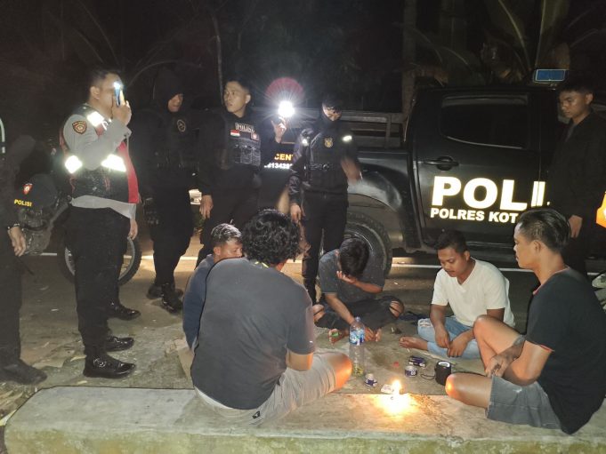 Bendung Tindak Kejahatan, Tim Patroli Presisi Polres Kotamobagu Bubarkan Pesta Miras AAM di Bakan