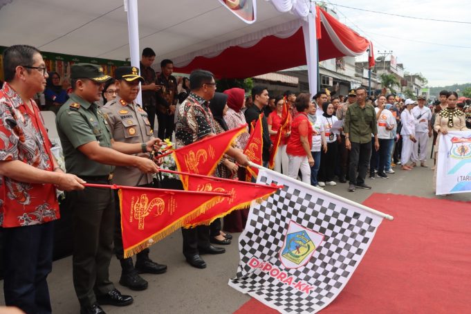 Kapolres Kotamobagu Bersama Forkopimda Hadiri dan Lepas Secara Resmi Kegiatan Karnaval Pawai Cap Go Meh