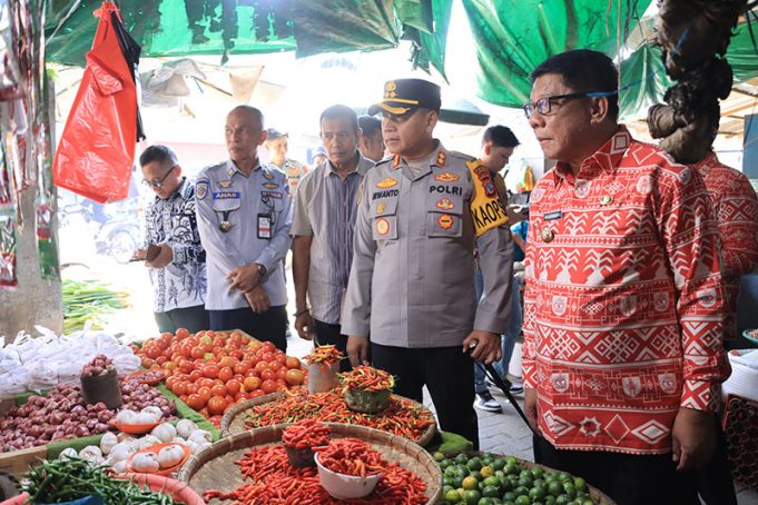 Jelang Ramadhan, Pemkot dan Polres Kotamobagu Lakukan Sidak Harga Sembako dan LPG di Pasar