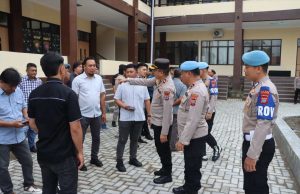 Wakapolres Kotamobagu Didampingi Seksi Propam Laksanakan Gaktibplin, Periksa Kelengkapan dan Sikap Tampang Personel