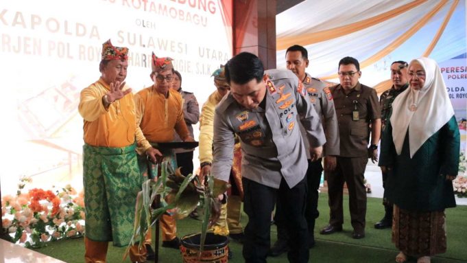 Monabang bo Mogonow Kon Tampat Mobagu: Kapolda Sulut Resmikan Gedung Baru Mapolres Kotamobagu dengan Ritual Adat BMR
