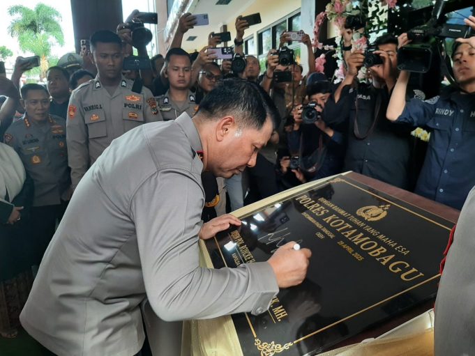 Resmikan Mapolres Kotamobagu, Kapolda Sulut: Bangunan Sudah Tampak Gagah, berikanlah pelayanan yang terbaik kepada masyarakat