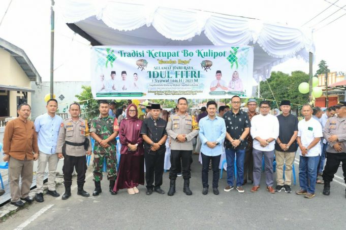 Jalin Silaturahmi Dengan Warga Motoboi Kecil, Kapolres Kotamobagu Hadiri Lebaran Ketupat