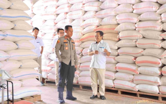 Tanggapi Keluhan Petani Jagung dan Peran Tengkulak, Kapolres Kotamobagu Bangun Koordinasi dengan Perum Bulog