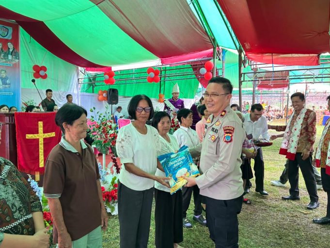 Waka Polres Kotamobagu Hadiri Ibadah Raya Wanita Kaum Ibu Sinode GMIBM di Bolsel