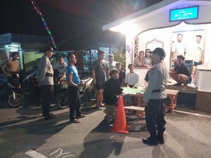 Patroli KRYD Polsek Lolayan Sasar Tiga Desa, Sampaikan Himbauan Kamtibmas