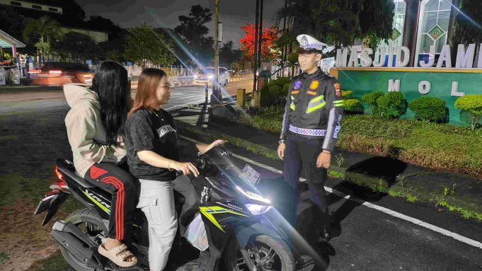 Satlantas Polres Kotamobagu Gelar KRYD di Simpang Molinow, Tiga Pelanggar Terjaring Teguran