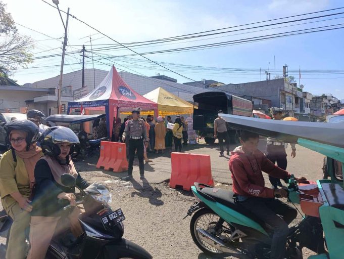 Antusiasme Warga Warnai Gerakan Pangan Murah Polres Kotamobagu