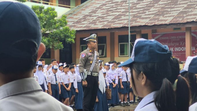 Police Go To School, Kasat Lantas Ajak Pelajar SMP N 1 Kotamobagu Tertib Berlalu Lintas