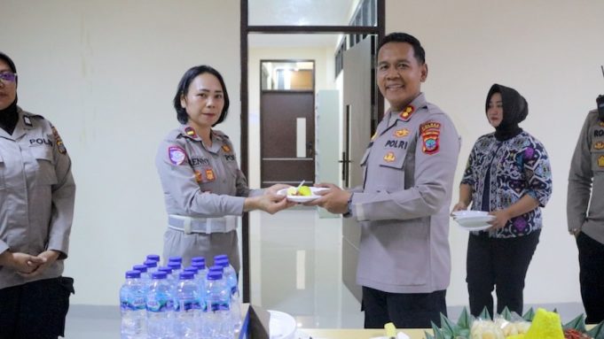 Syukuran Hari Jadi ke-77, Kapolres Kotamobagu Harapkan Polwan Semakin Berkompetensi dan Humanis