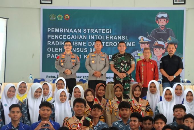 Kolaborasi TNI-Polri Edukasi Pelajar Tentang Bahaya Radikalisme dan Terorisme di Kotamobagu