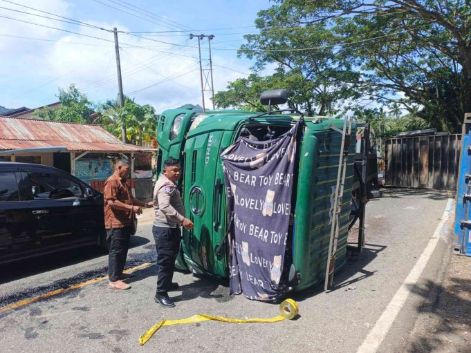 Respon Cepat Piket Gakkum Lantas Tanggapi Aduan di Call Center 110 Atasi Kecelakaan Lalu Lintas Di Desa Lobong