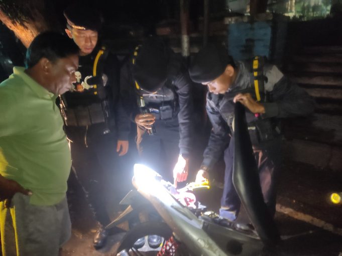 Patroli Tim Pantera Bubarkan AAM Konsumsi Miras, Situasi Desa Poyowa Besar Kondusif