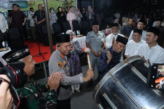 Kapolres Kotamobagu Bersama Forkopimda Lepas Pawai Takbiran Keliling, Tekankan Ketertiban dan Keselamatan