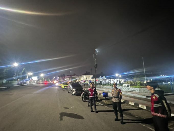 Pastikan Jantung Kota Tetap Kondusif, Tim Pantera dan Pamapta Polres Kotamobagu Sisir Alun-Alun Bokihotinimbang