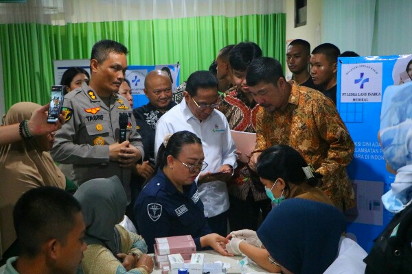 Wakil Menteri Kesehatan RI Tinjau Bakti Kesehatan Gratis di Poliklinik Polda Sulut