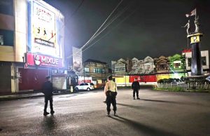 Jalanan Kota Sudah Sepi, Namun Masih Ada Entitas yang Menjaga Masyarakat Hingga Pagi