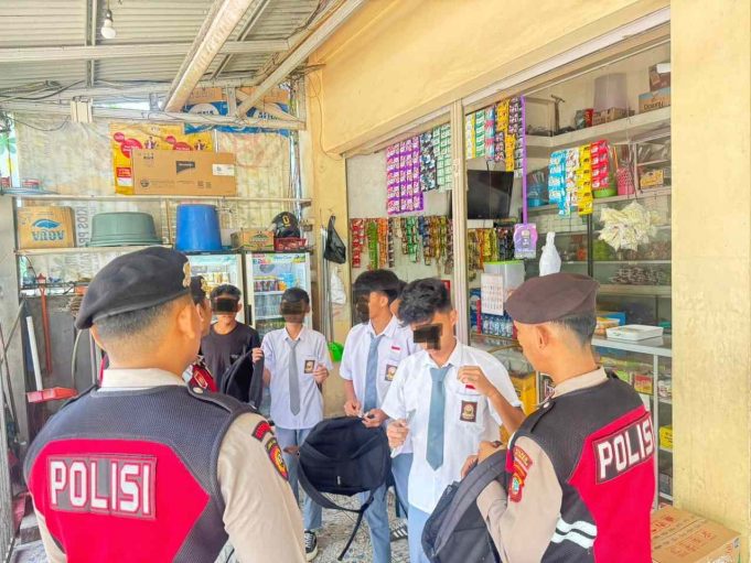Tim Pantera Bergerak Cepat, Pelajar Nongkrong Dekat Sekolah Langsung Diarahkan Kembali Belajar